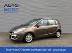Renault Scénic 2.0 Privilege | Automaat | Leer | Trekhaak |, Auto's, Renault, Gebruikt, 4 cilinders, Bruin, 84 €/maand