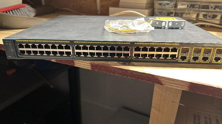 Cisco Catalyst 2960G, Computers en Software, Netwerk switches, Gebruikt, Ophalen