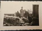 1xWO2foto duits soldaten aanval zie begraafplaats, Ophalen of Verzenden, Duitsland