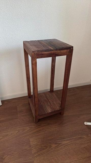 Houten zuil 80cm beschikbaar voor biedingen