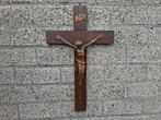 grote hangende eiken kruis met christus brons, Antiek en Kunst, Antiek | Religie, Ophalen of Verzenden
