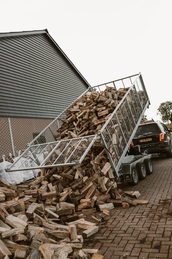 8m3 losgestort eik en beuk bezorgd nu voor €850, Tuin en Terras, Haardhout, Blokken, Eikenhout, Minder dan 3 m³, Ophalen of Verzenden