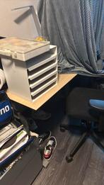 Bureau tafel, hij kan hoog en laag, Ophalen of Verzenden, Zo goed als nieuw