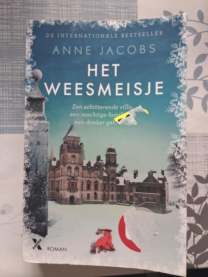 Het Weesmeisje - Anne Jacobs, Boeken, Romans, Zo goed als nieuw, Nederland, Ophalen of Verzenden