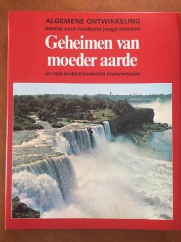 Geheimen van moeder aarde en vele andere onderwerpen beschikbaar voor biedingen