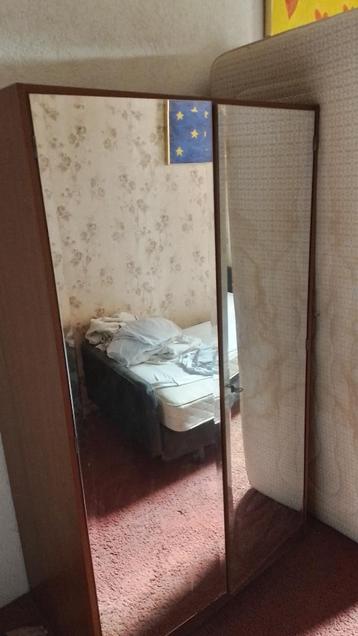 kast antiek beschikbaar voor biedingen