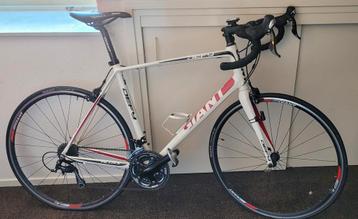GIANT DEFY racefiets 57 cm beschikbaar voor biedingen