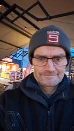 Simon, Contacten en Berichten, Man zoekt Vrouw