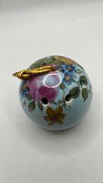 Pomander ye olde ceramic pomander, lichtblauw gebloemd., Ophalen of Verzenden