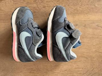 Nike kinderschoenen maat 22 beschikbaar voor biedingen