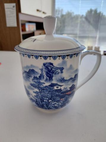 Jingdezhen theekop met deksel beschikbaar voor biedingen