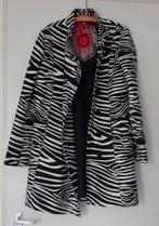 Jas mantel Desigual maat 44
Polyester, Kleding | Dames, Ophalen of Verzenden, Zo goed als nieuw, Maat 42/44 (L), Rood
