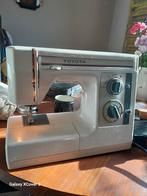 TOYOTA naaimachine, Hobby en Vrije tijd, Naaimachines en Toebehoren, Ophalen, Zo goed als nieuw, Naaimachine, Overige merken