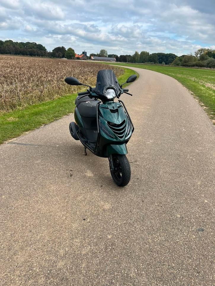 Piaggo Zip Iget 2020, Fietsen en Brommers, Scooters | Piaggio, Gebruikt, Zip, Benzine, Ophalen