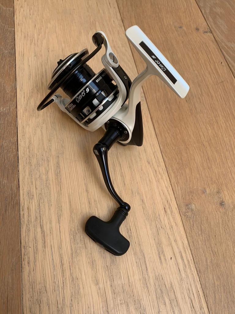 Nieuwe Abu Garcia Revo 2 6000 molen, 8 lagers, Watersport en Boten, Hengelsport | Roofvissen, Abu garcia, Molen, Nieuw, Ophalen of Verzenden