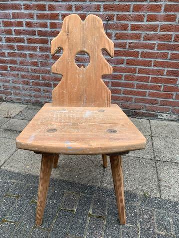 Vintage Design Tiroler stoel uit Oostenrijk beschikbaar voor biedingen