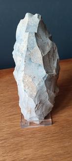 Neolithicum vuusteen, silex bijl uit Spiennes, België, Ophalen of Verzenden, Mineraal