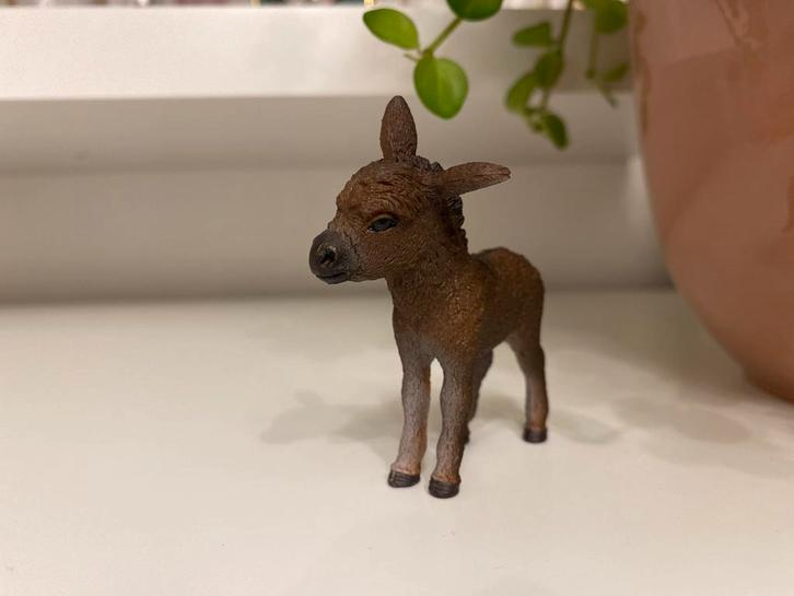 Schleich Special Edition Bruin Ezel Veulen (7), Verzamelen, Dierenverzamelingen, Zo goed als nieuw, Beeldje of Figuurtje, Ophalen of Verzenden