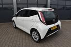 TOYOTA Aygo 1.0 VVT-i 69pk X-Play, Auto's, Voorwielaandrijving, Stof, Gebruikt, 4 stoelen