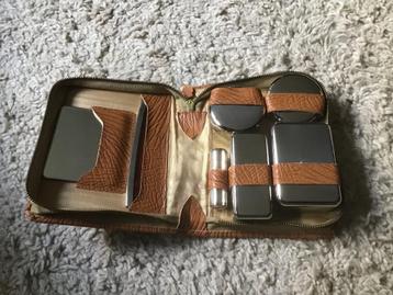 Vintage Bruine Toiletset voor op reis opbr giro555 beschikbaar voor biedingen