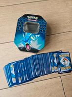 Ruim 140 pokemonkaarten en een tin (box, blik), Hobby en Vrije tijd, Verzamelkaartspellen | Pokémon, Ophalen of Verzenden, Gebruikt
