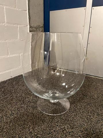 Groot Cognac Glas Vaas beschikbaar voor biedingen