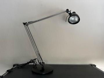 Leuk bureualampje van Ikea beschikbaar voor biedingen