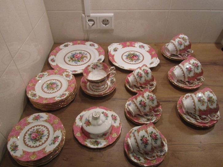 Lady Carlyle Royal Albert serviesdelen, Huis en Inrichting, Keuken | Servies, Zo goed als nieuw, Overige typen, Overige stijlen