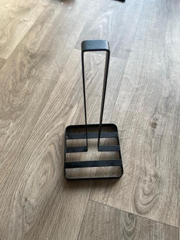 Keukenrol Houder zwart van metaal beschikbaar voor biedingen