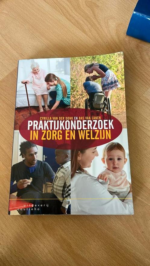 Cyrilla van der Donk - Praktijkonderzoek in zorg en welzijn, Boeken, Politiek en Maatschappij, Zo goed als nieuw, Maatschappij en Samenleving