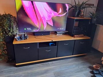 Groot TV Meubel met Veel Opbergruimte