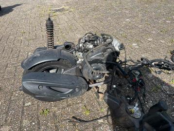 Zip euro 4 iget motorblok goedlopend compleet met nummers beschikbaar voor biedingen