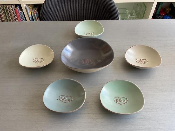 Nibb-it schalenset; ontwerp Jan van Erp; jaren 60, Antiek en Kunst, Antiek | Servies los, Ophalen of Verzenden