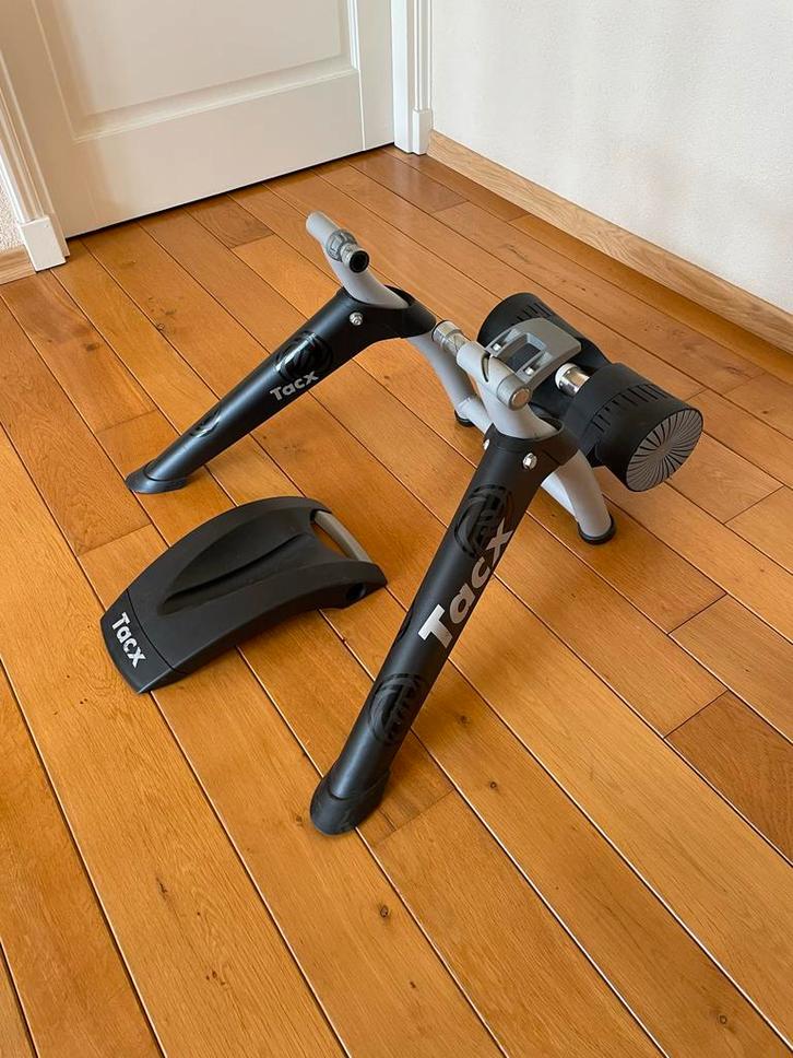 Tacx Bushido Smart T2780 Fietstrainer, Sport en Fitness, Fitnessmaterialen, Gebruikt, Overige typen, Benen, Ophalen