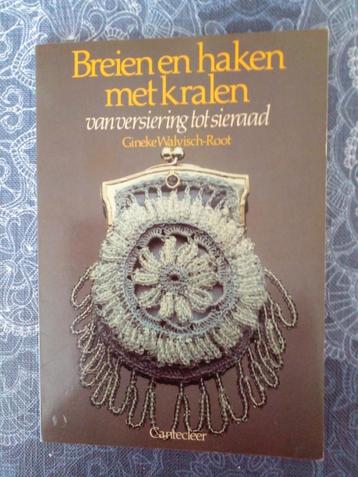 Breien en Haken met Kralen - Handwerkboek beschikbaar voor biedingen