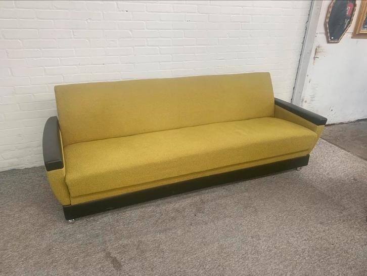 Bank geweldige vintage groene slaapbank uit de jaren 60., Huis en Inrichting, Banken | Bankstellen, Ophalen of Verzenden