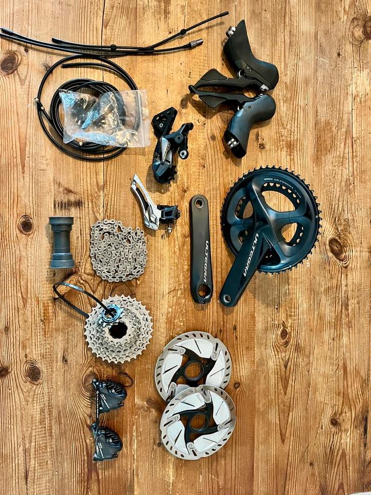 groepset Shimano Ultegra R8020 compact disc; zeer netjes, Fietsen en Brommers, Fietsonderdelen, Zo goed als nieuw, Racefiets, Crankstel of Pedalen