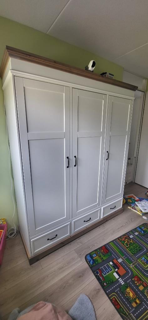 Kledingkast, Kinderen en Baby's, Kinderkamer | Commodes en Kasten, Zo goed als nieuw, Kast, 105 cm of meer, 100 cm of meer, 50 tot 70 cm