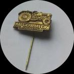 Mc CORMICK tractor speldje, koper, Verzamelen, Ophalen of Verzenden, Gebruikt, Transport, Speldje of Pin