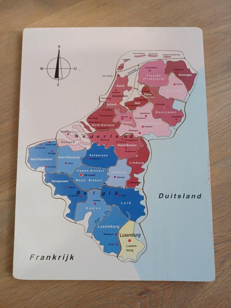 Kaart houten legpuzzel.  Benelux, Ophalen of Verzenden, Gelezen