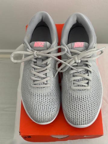 Nike Revolution beschikbaar voor biedingen