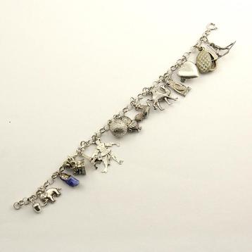 KOOPJE - Zilveren bedelarmband - 15 gedetailleerde bedels beschikbaar voor biedingen