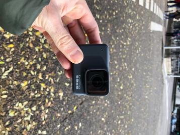 GoPro Hero 7 Silver + 2 Mounts beschikbaar voor biedingen