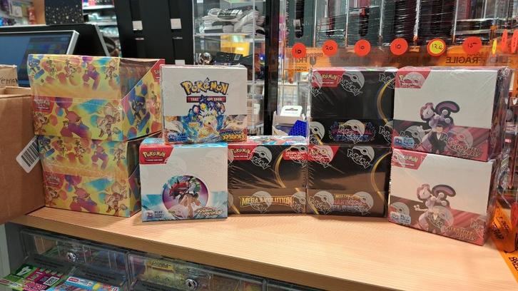Pokemon boosterbox UPDATE met fotos., Hobby en Vrije tijd, Verzamelkaartspellen | Pokémon, Nieuw, Boosterbox, Ophalen