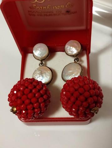 Vintage jaren zestig zilver met parelmoer steek oorbellen  beschikbaar voor biedingen
