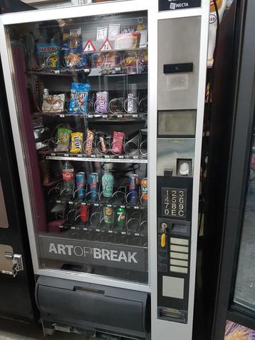 Combi automaat Necta gekoeld met lift beschikbaar voor biedingen