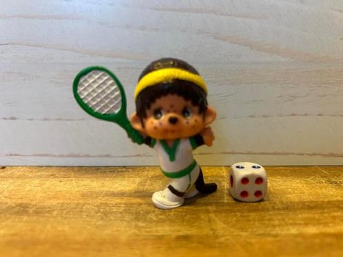 Vintage 1979 Monchhichi Sekuguchi tennis groene racket, Verzamelen, Poppetjes en Figuurtjes, Gebruikt, Ophalen of Verzenden