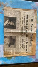 Originele krant voorpagina 1945 “Duitsland geeft zich over!”, Verzamelen, Tijdschriften, Kranten en Knipsels, Ophalen, 1940 tot 1960
