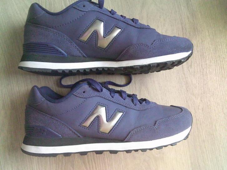 NEW BALANCE 515 nieuw met zilveren N maat 40.5, Kleding | Dames, Schoenen, Nieuw, Sneakers of Gympen, Blauw, Verzenden