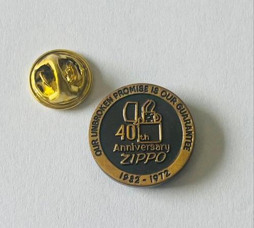 Zippo 40th anniversery pin 1932-1972, Verzamelen, Speldjes, Pins en Buttons, Zo goed als nieuw, Ophalen of Verzenden